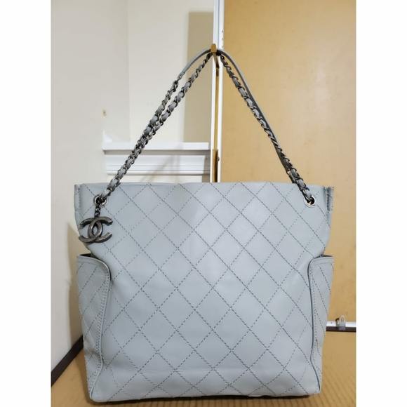 CHANEL Handbags - Chanel CC Pocket Tote Quilted Caviar Medium Grey